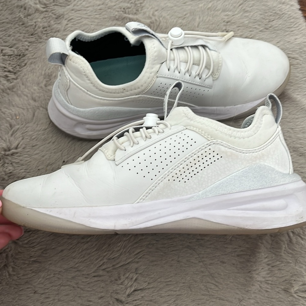 CLOVE Sneakers (Women’s)
